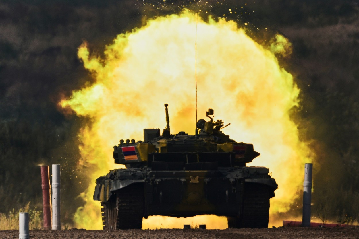 Războiul dintre Armenia şi Azerbaidjan a reizbucnit. Rusia vrea să ”stabilizeze situația”