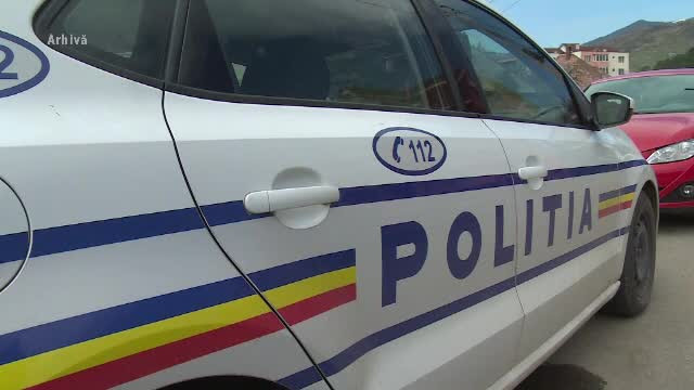 Polițiști din cadrul IPJ Caraș-Severin, certați de un superior pentru că au amendat prea des firme ce transportă lemn