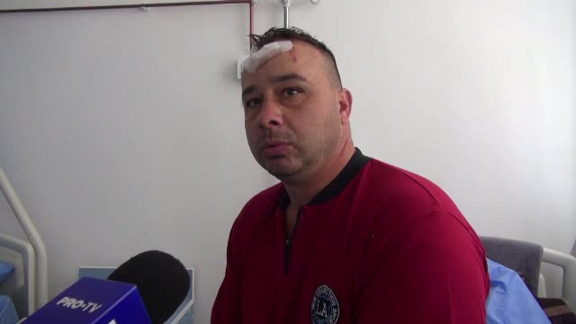 Un pădurar a ajuns la spital după ce a fost atacat de săteni cu bâte și pietre, în județul Bacău