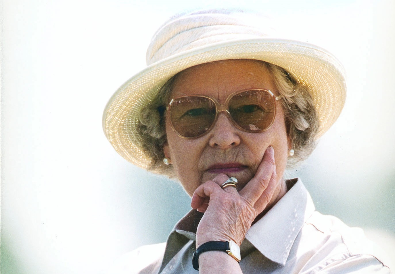 Cu ce bijuterii va fi înmormântată regina Elisabeta și ce se întâmplă cu Coroana Imperială