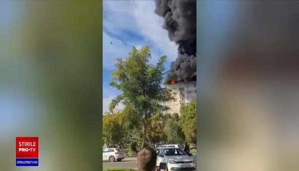 Incendiu la un bloc din apropierea Stadionului „Dan Păltinişanu”, din Timișoara. O butelie a explodat VIDEO
