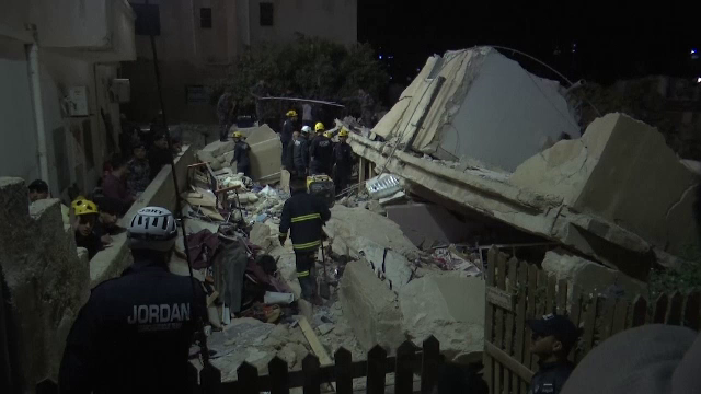Cel puțin cinci oameni au murit și alți 14 au fost grav răniți, după ce o clădire din capitala Iordaniei s-a prăbușit