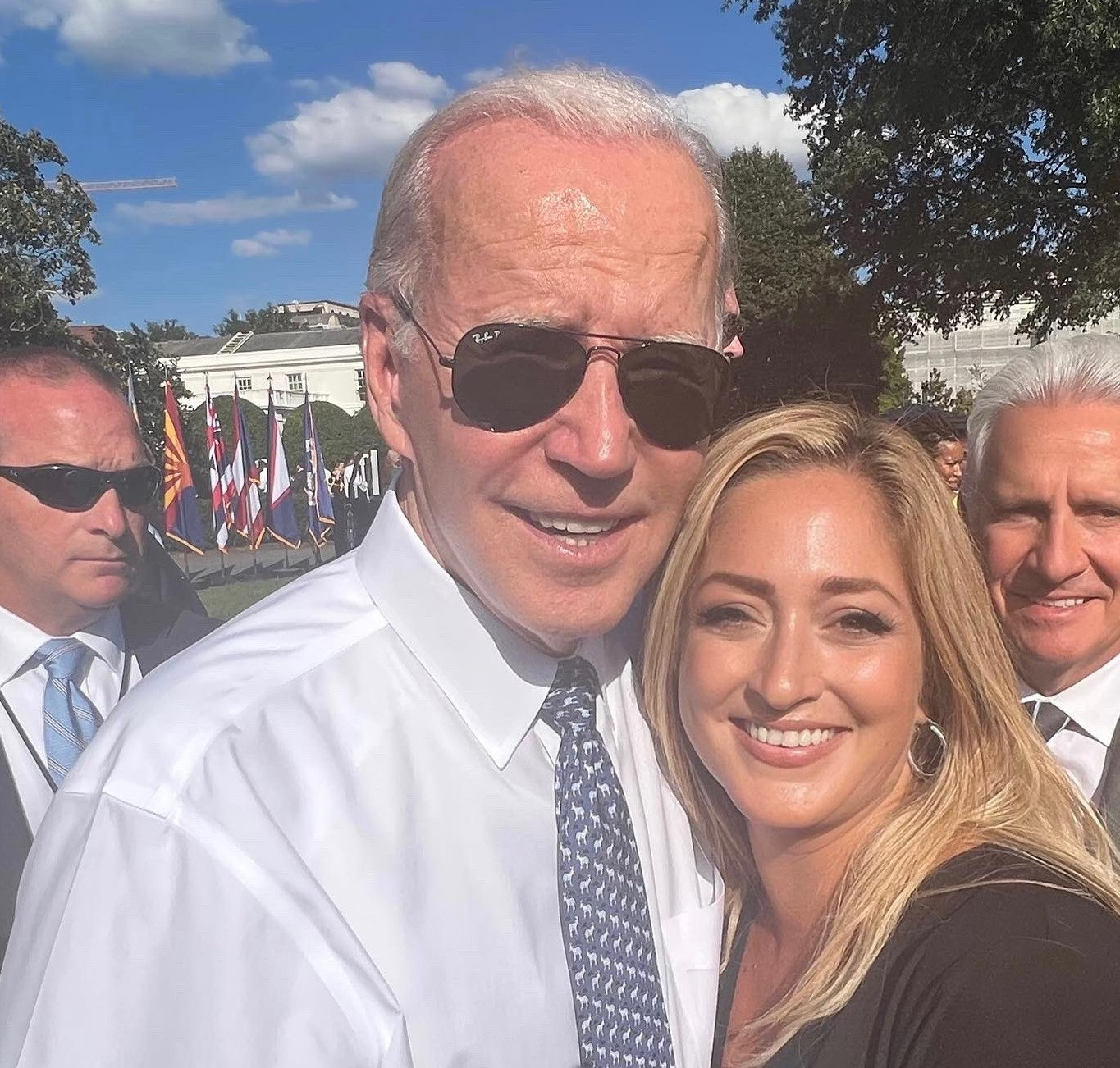 Cum miroase Joe Biden. O susținătoare a președintelui a oferit detalii