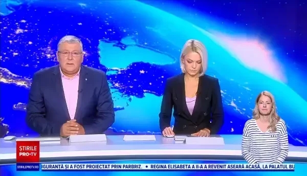 O femeie a murit după ce a intrat cu maşina pe contrasens și s-a izbit de un autocamion