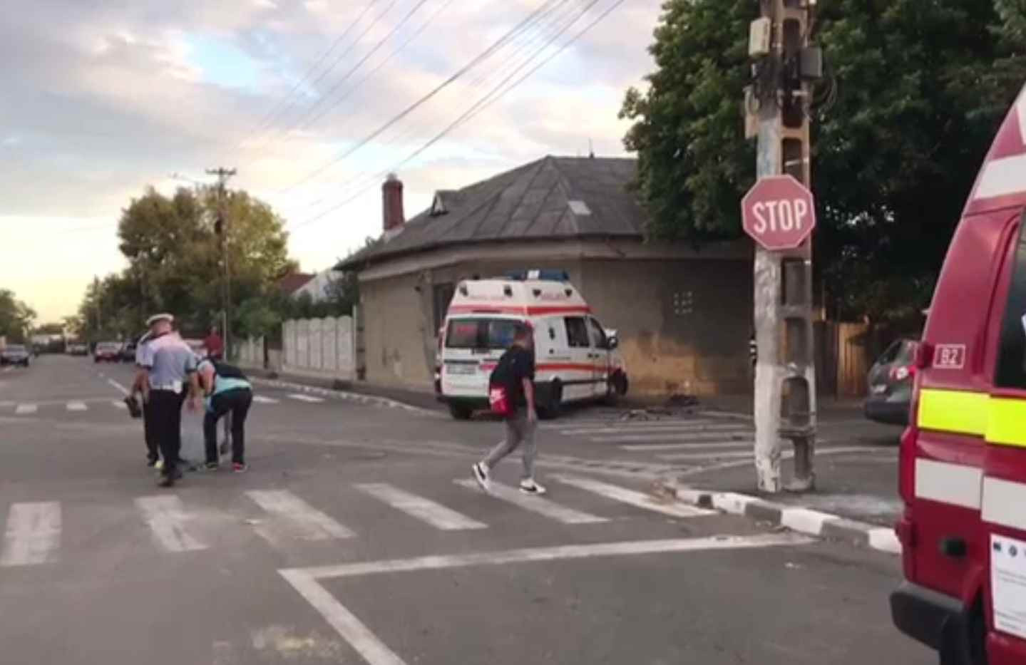 Ambulanță din Prahova implicată într-un accident, în Urlați. Pacienta cu AVC a scăpat ca prin minune