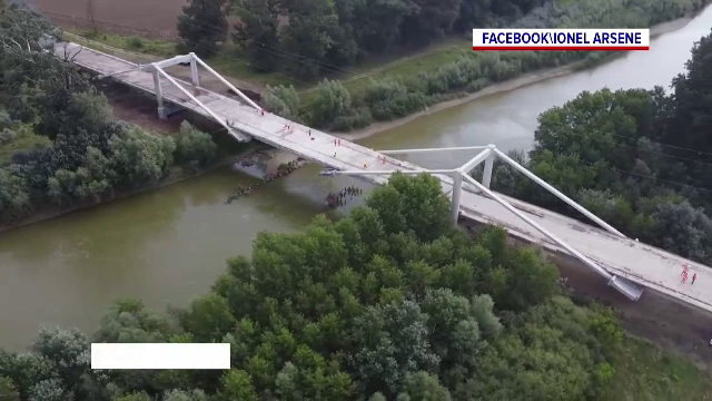 România se prăbușește la propriu. Sute de poduri sunt în pericol, în timp ce autoritățile privesc impasibile