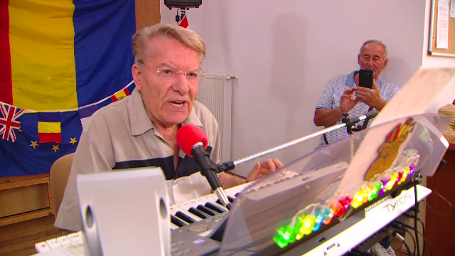 „Aici mă simt cel mai bine”. Centre de zi pentru pensionarii români care se luptă cu singurătatea