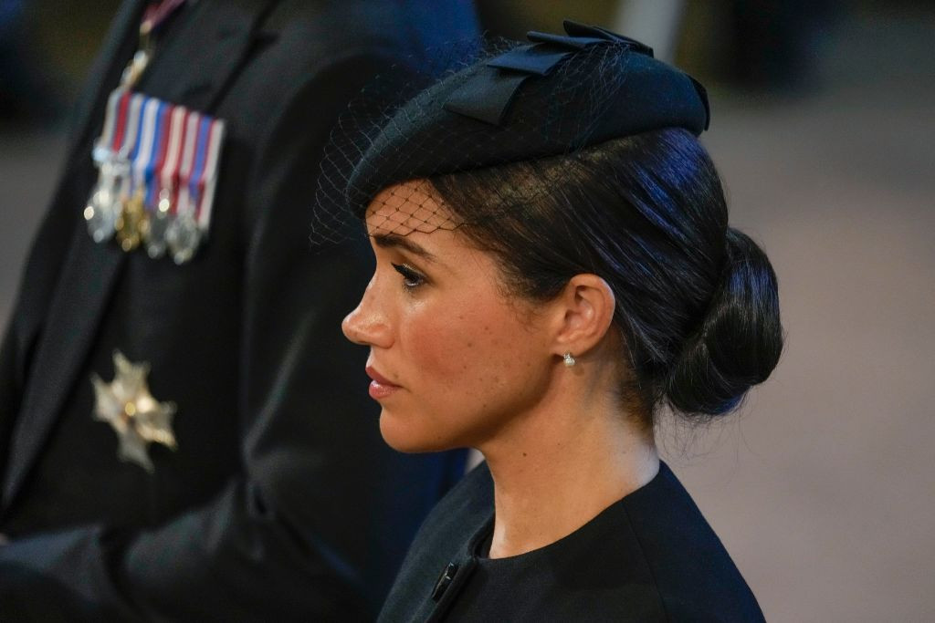 Gestul făcut de Meghan Markle lângă sicriul reginei Elisabeta a II-a. Cum au reacționat utilizatorii Twitter. FOTO