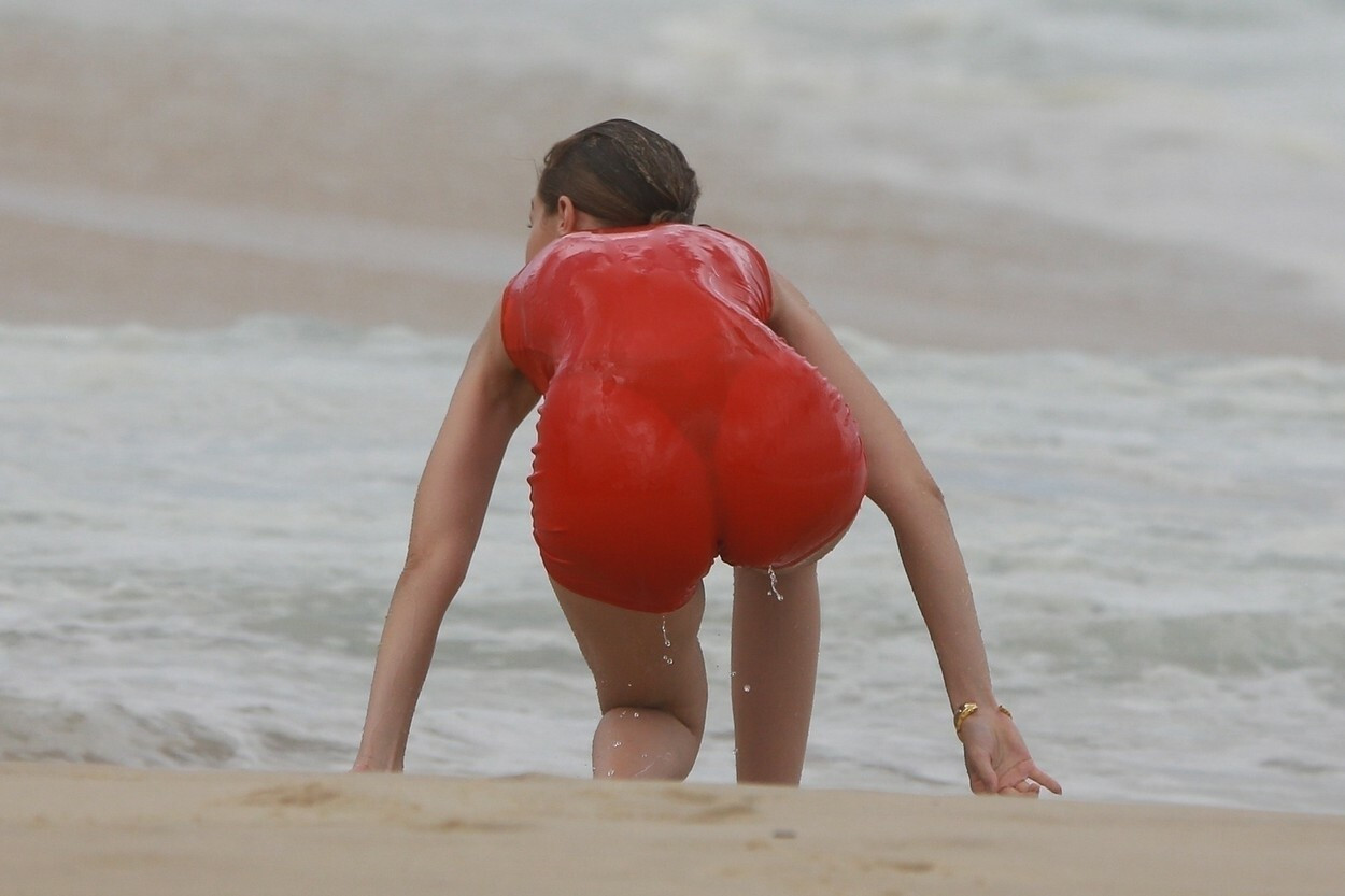 Cum arată Gigi Hadid în costum de baie. Colecția care i-a lăsat fără cuvinte pe admiratorii modelului | GALERIE FOTO