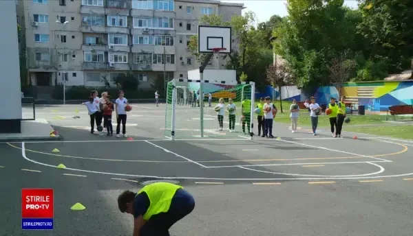 Tot mai mulți copii de gimnaziu nu mai participă la orele de sport. Părințiii cer scutiri medicale
