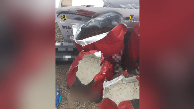 Doi bărbați au fost reținuți după ce ar fi distribuit droguri de mare risc în Cluj. Cum au fost prinși de polițiști