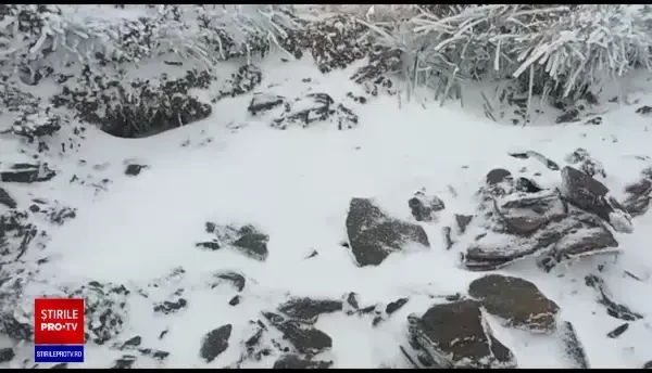 Primele ninsori din România, la început de toamnă. Frigul a venit brusc peste cea mai mare parte din țară