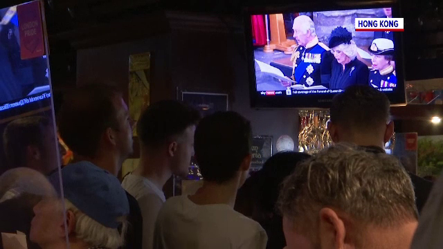 Milioane de oameni au urmărit funeraliile Reginei Elisabeta a II-a. Mulți s-au adunat în baruri cu specific britanic