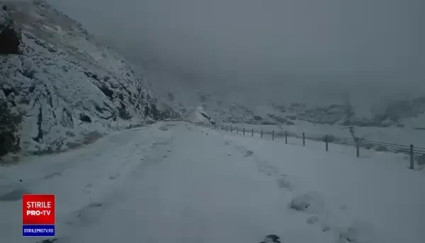 Ninsoare ca în povești la munte, pe Transfăgărășan