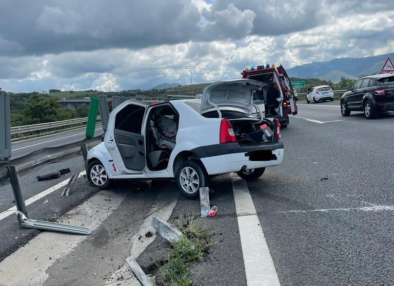 Grav accident pe Autostrada A1 Sibiu - Deva. Un șofer a murit