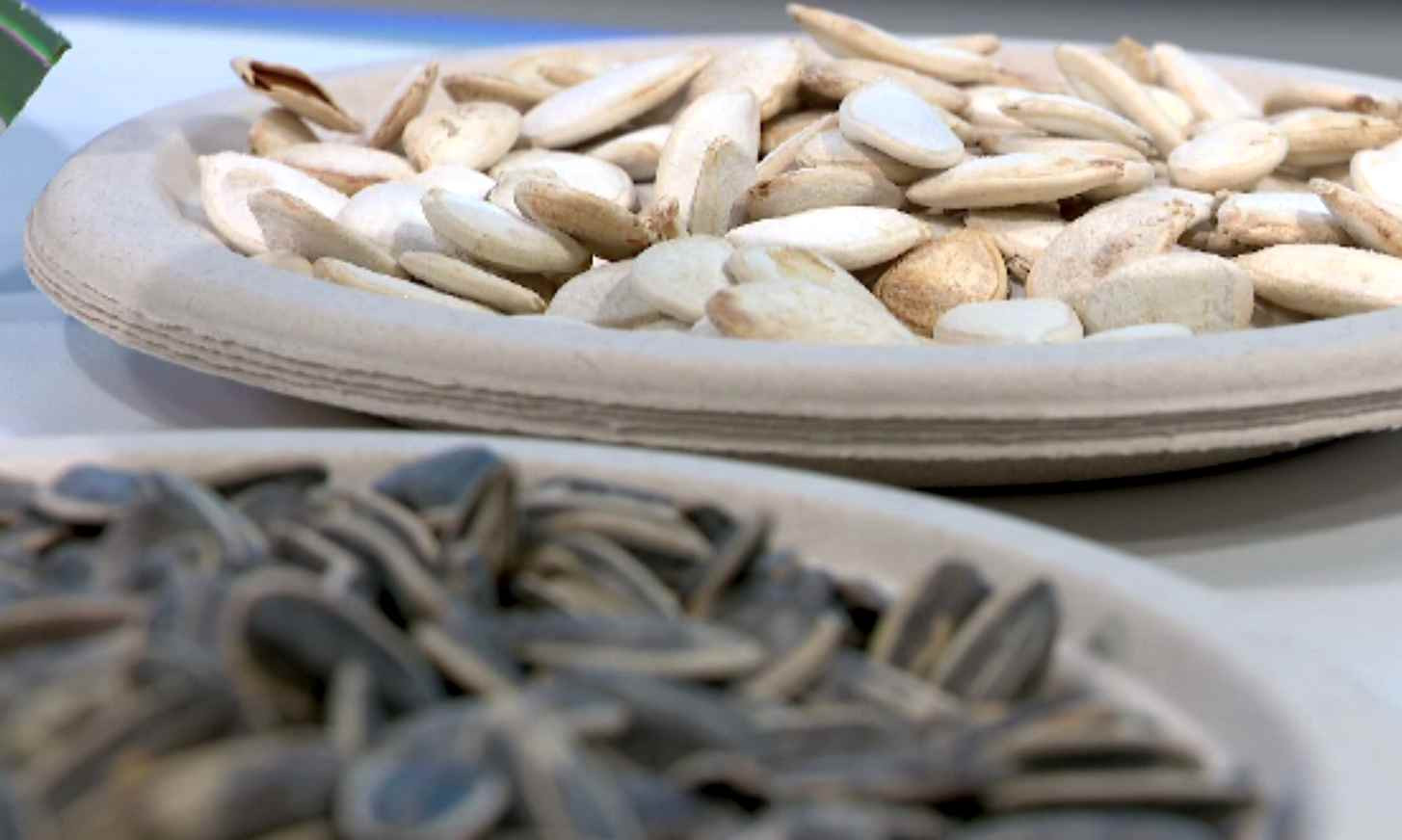 Semințele sunt sănătoase, dar îngrașă. Câte calorii are o pungă cu sare