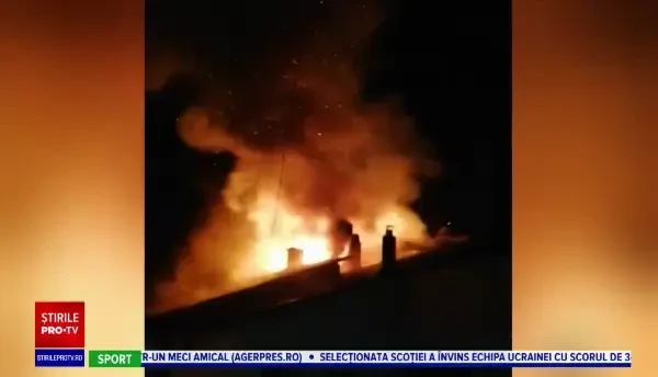 Un copil de 7 ani din Reghin a murit, iar fratele lui de 3 ani este în comă la spital după ce casa în care locuiau a luat foc