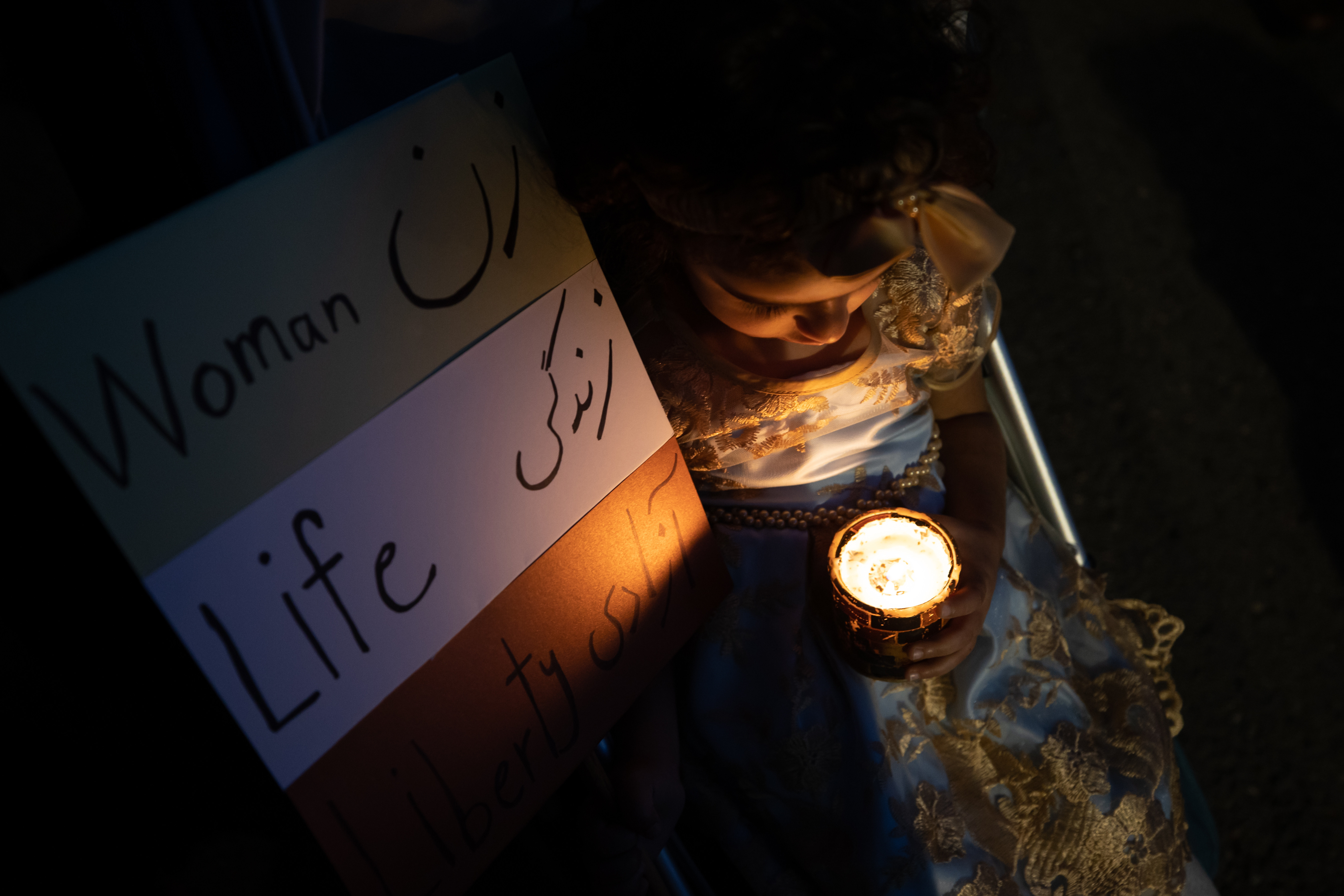 Cel puţin 35 de persoane, decedate de la începutul manifestaţiilor în Iran