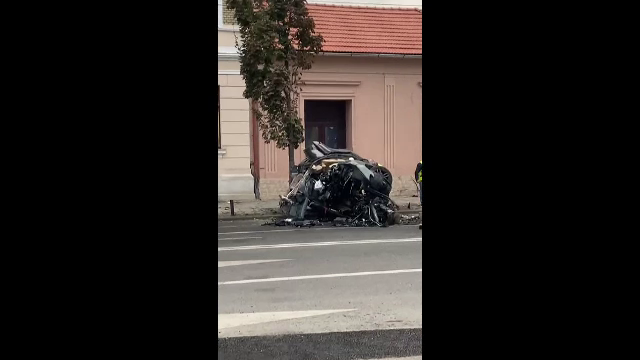 Accident șocant în Cluj. Un șofer de 25 de ani s-a izbit de un stâlp și a murit pe loc, după ce a pierdut la păcănele | FOTO