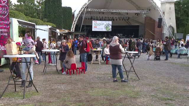 Festival de gastronomie artizanală, la Timișoara. Oamenii au putut mânca până și farfuriile
