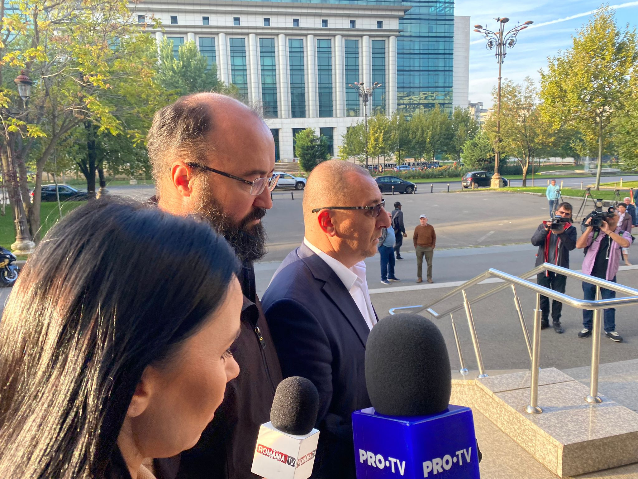 Încă cinci femei au depus plângeri împotriva preotului Visarion Alexa, cercetat pentru agresiune sexuală