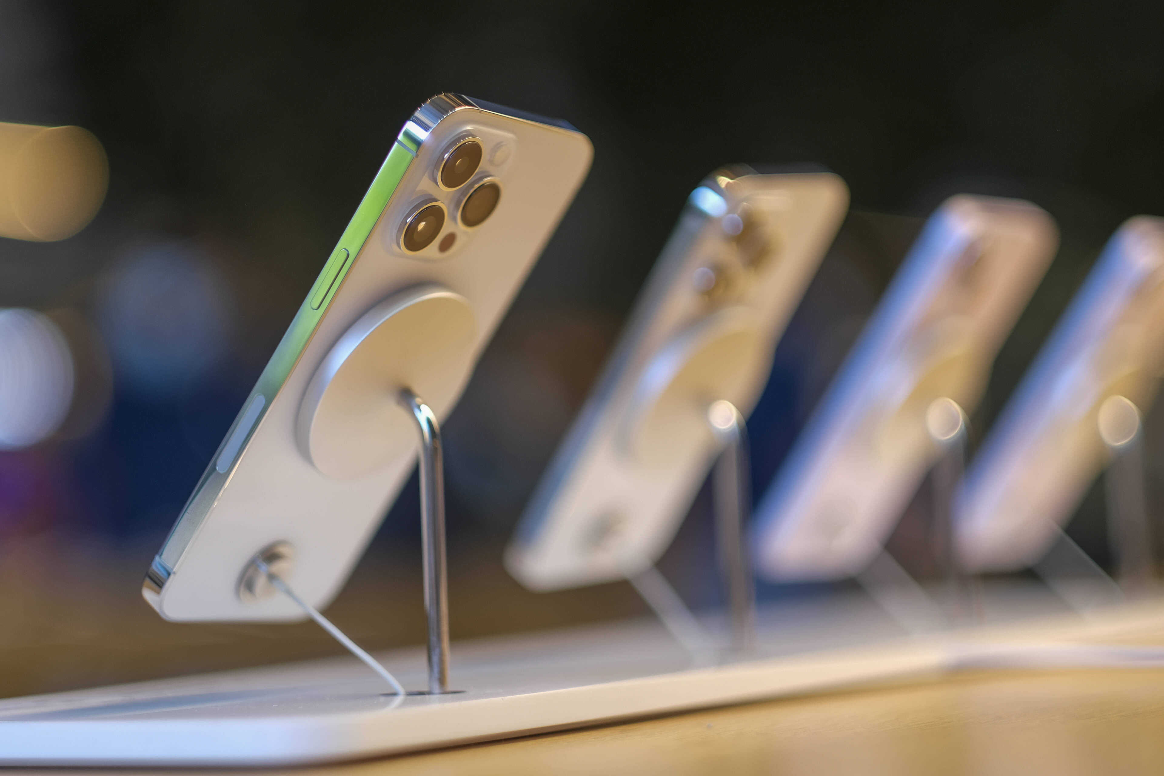 Oficialii ruși au fost îndemnați să își „arunce” iPhone-urile din motive de securitate