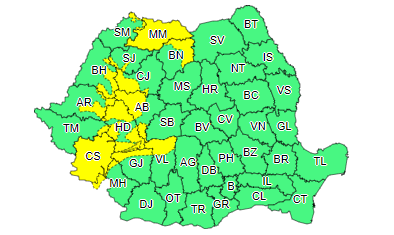 Cod galben de ploi însemnate cantitativ în 14 judeţe, până marţi seară