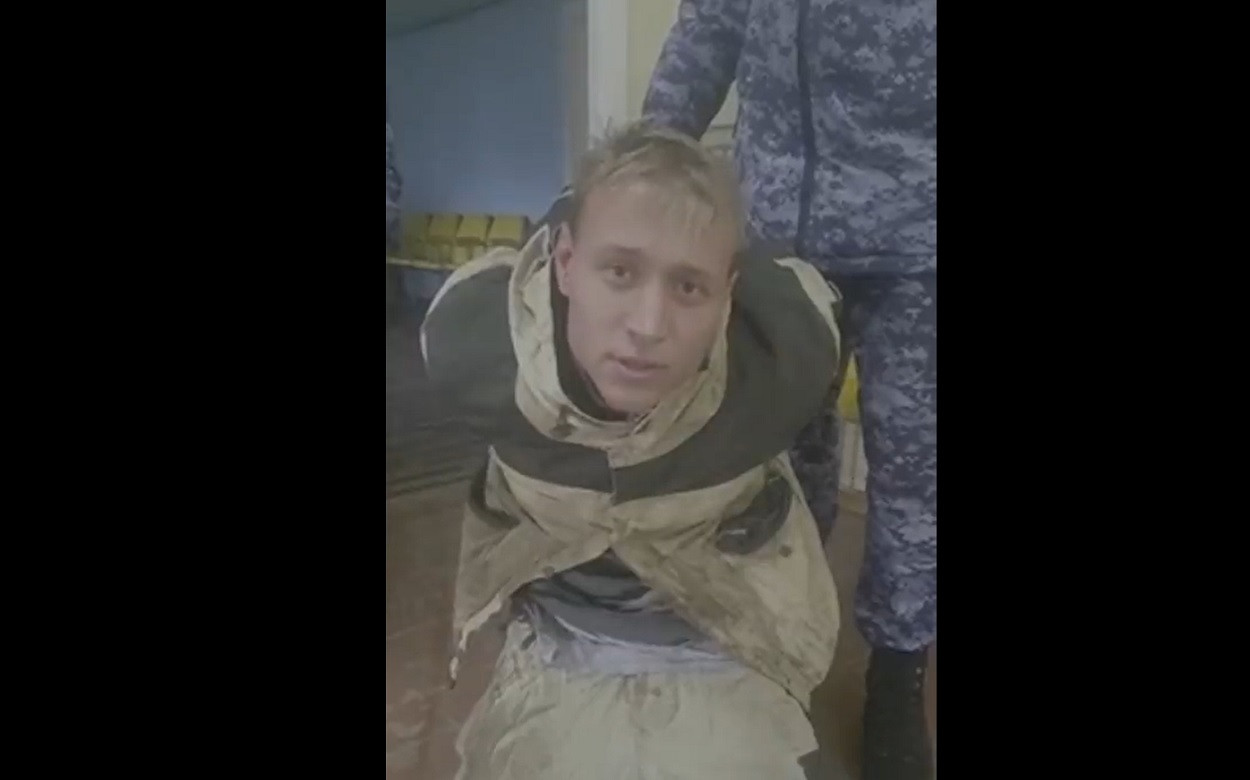 Un bărbat a fost arestat, după ce a tras cu arma într-un birou de recrutare din Irkuţk | VIDEO