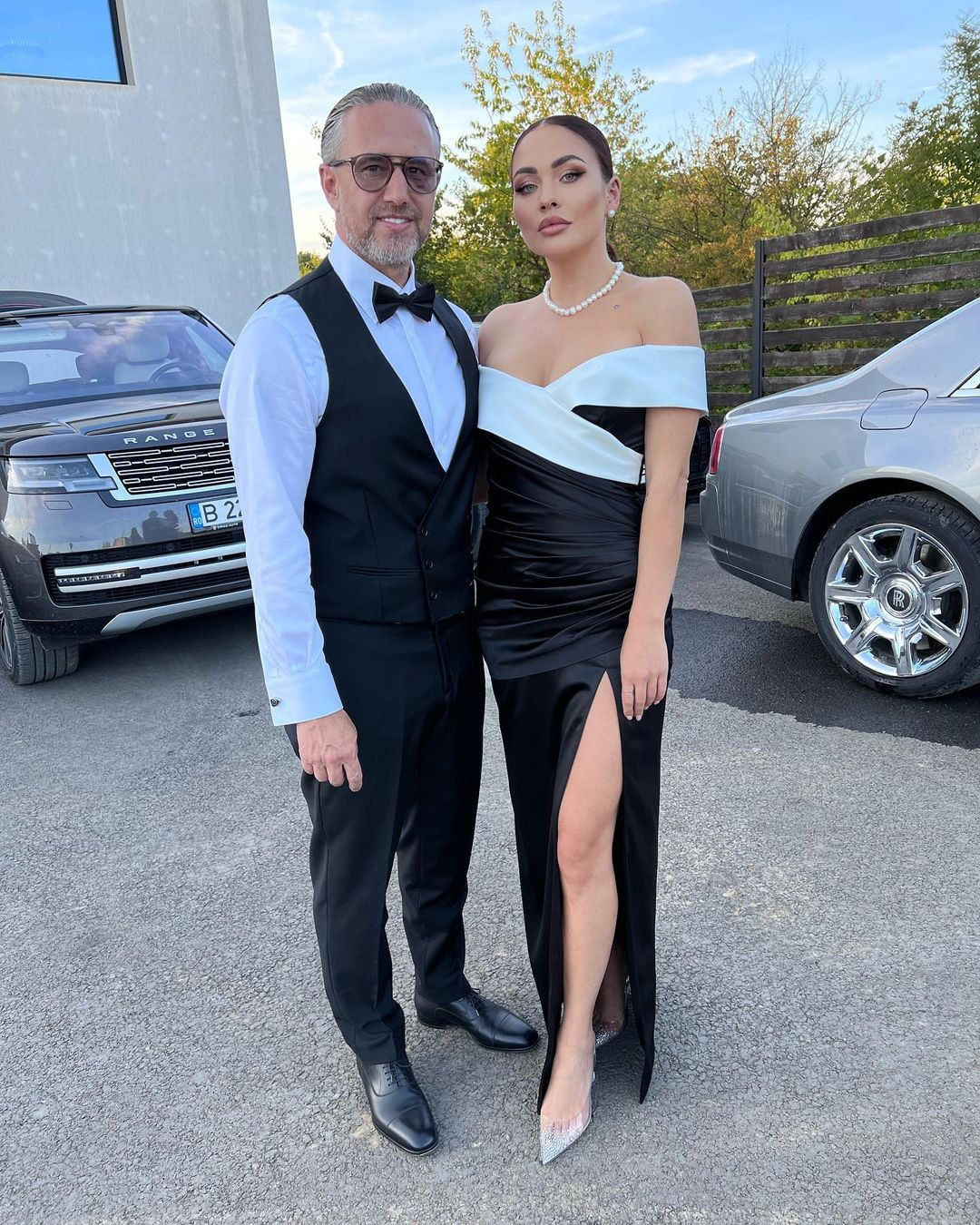 Primele filmări de la botezul fiului lui Laurențiu Reghecampf și al Corinei Caciuc. VIDEO