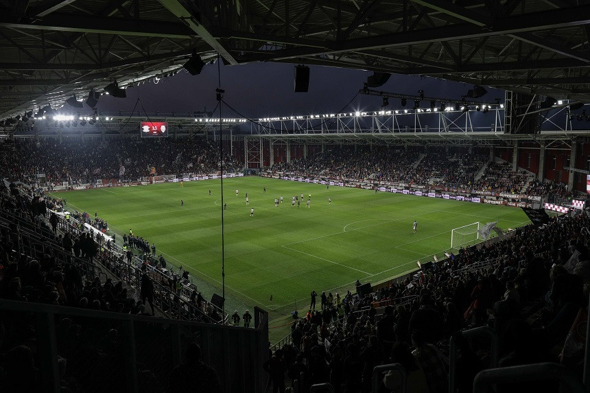 Incidente în tribune la meciul România - Bosnia. Suporteri bosniaci s-au bătut cu fanii tricolori