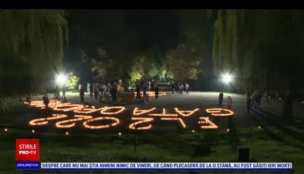 Mii de lumânări aprinse în Târgu Jiu, la Festivalul Luminii. Voluntarii au muncit la proiect luni de zile