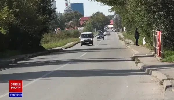 O tânără a fost împușcată în cap cu un pistol cu bile metalice, de o persoană aflată într-o mașină