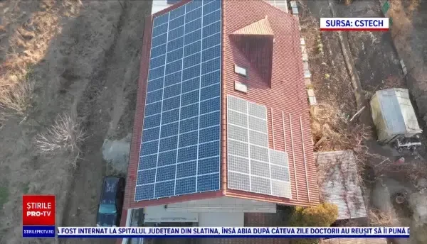 Forțați de scumpiri, românii își iau fotovoltaice, deși statul mai mult îi încurcă. Cât pot câștiga din vânzarea energiei