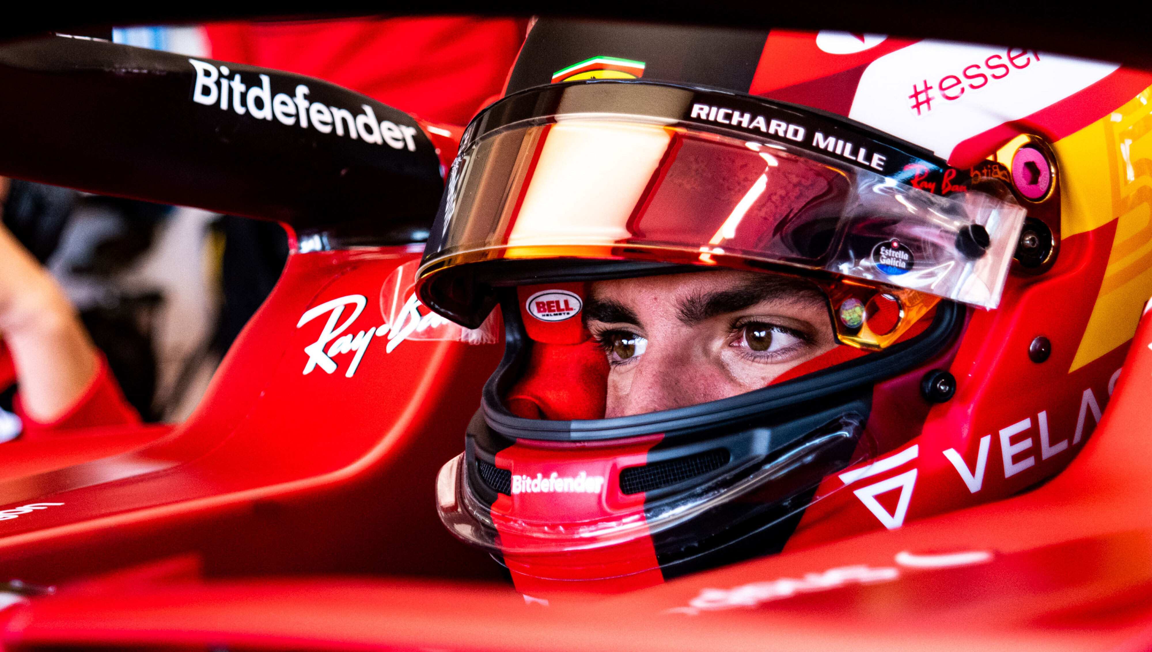 Bitdefender devine partener al Scuderia Ferrari în Formula 1. Logo-ul companiei va fi pe căștile piloților și pe mașini
