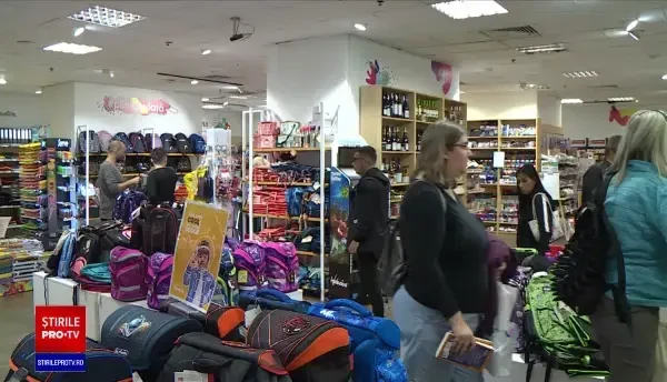 Conturile bancare ale românilor, măcinate de război și criza din energie. Oamenii au spart depozitele de economii