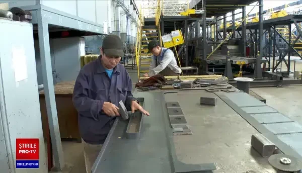 De ce muncitorii străini părăsesc România după primele salarii. Angajatorii pierd bani mulți cu aducerea lor în țară