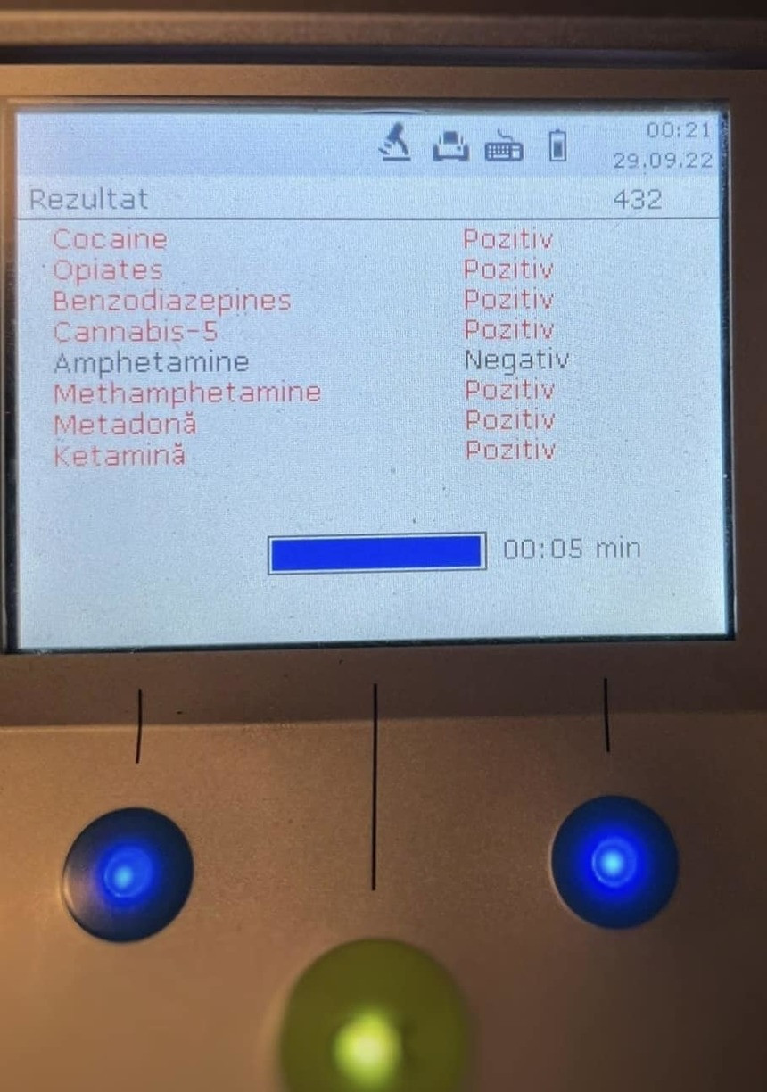 Bărbat prins în Bucureşti când conducea sub influența a şapte feluri de droguri. „Mai aveați puțin și stricați DrugTest-ul”