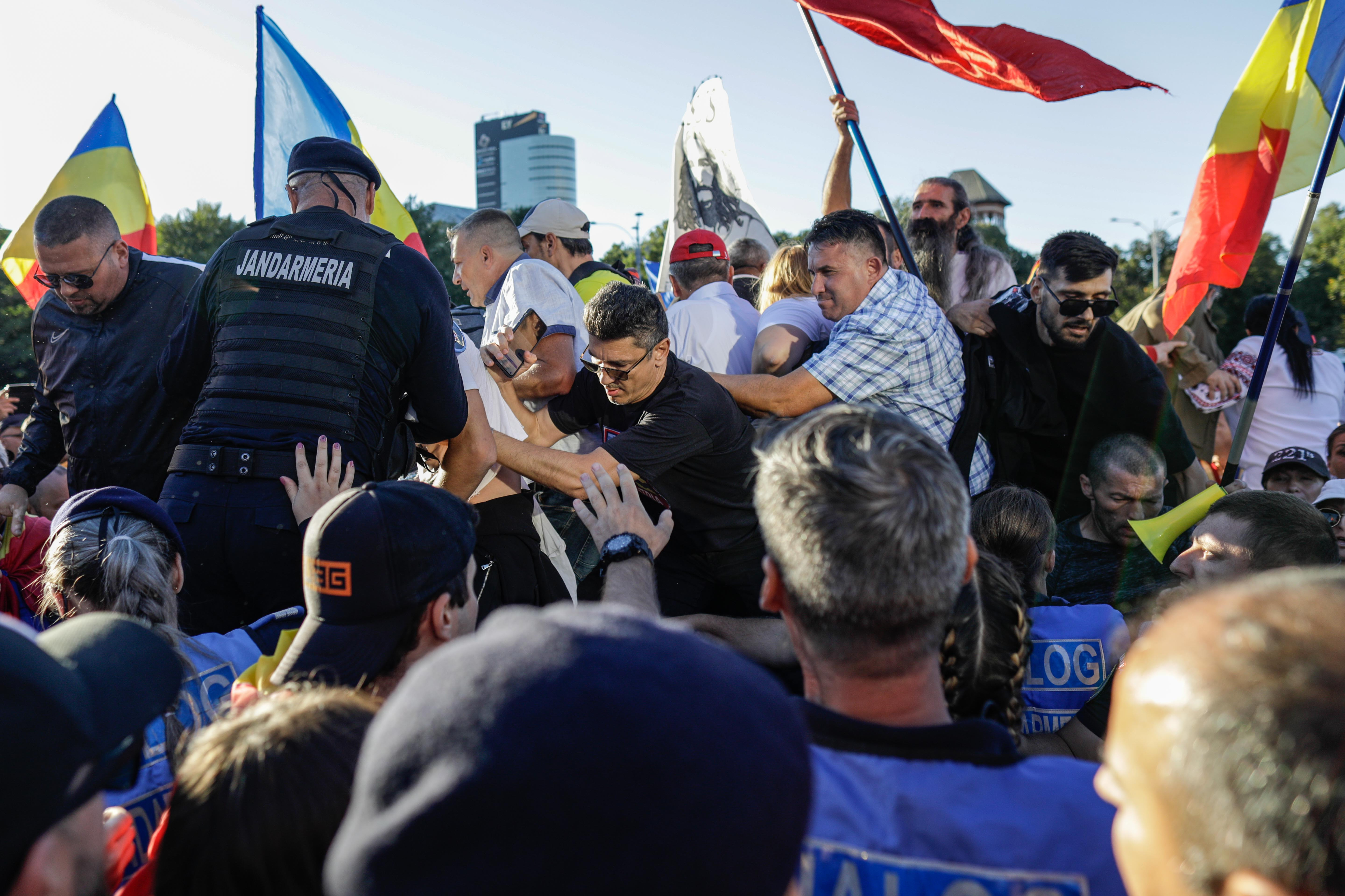 Amenzi în valoare de 32.000 de lei și un dosar penal, în urma protestului AUR. Ce infracțiuni au fost comise