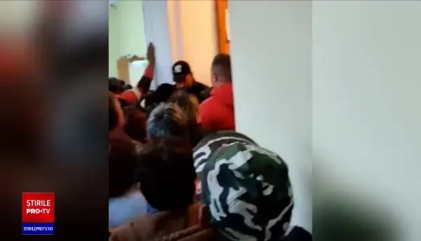 Cozi de zeci de persoane în fața unei primării. „Oamenii au rupt chiar și lista de așteptare... așa ceva în 2022”