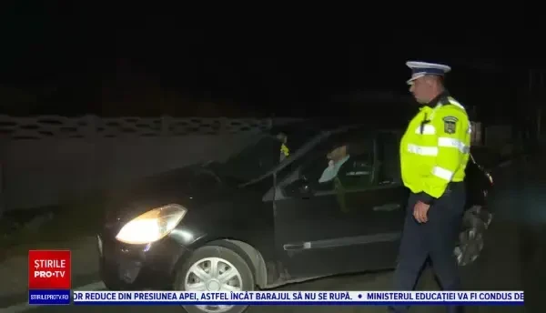 Un căruțaș a scăpat calul de sub control pe un drum național și a provocat un accident cu două mașini