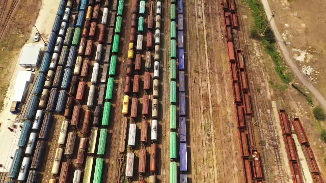 Doar războiul a reușit să facă CFR să mute vagoane care blocau Portul Constanța: Dacă aţi observat, în port au crescut copaci