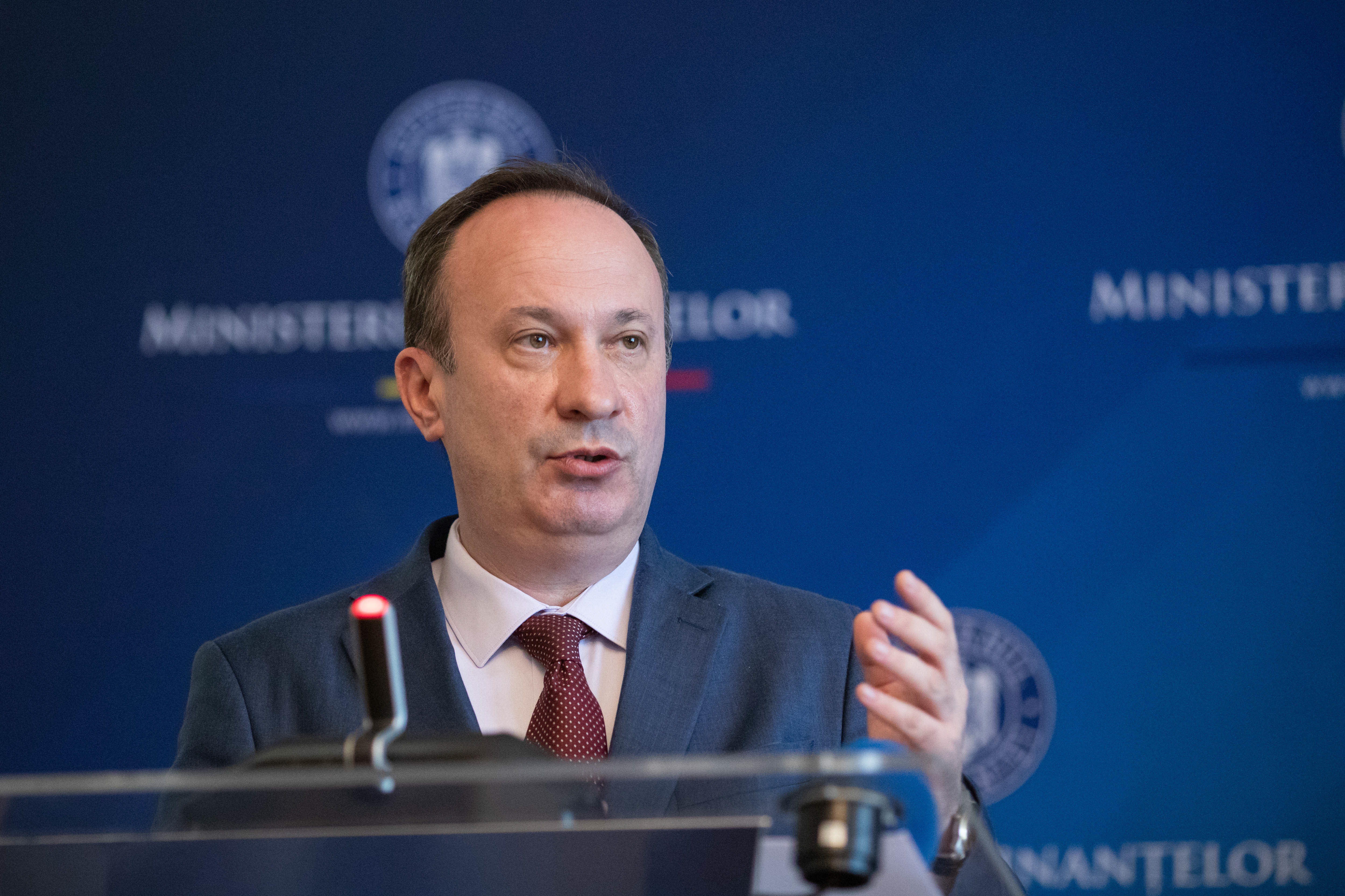 Șeful Finanțelor, Adrian Câciu, promite că o creștere a impozitelor pe locuințe nu va afecta persoanele cu venituri mici