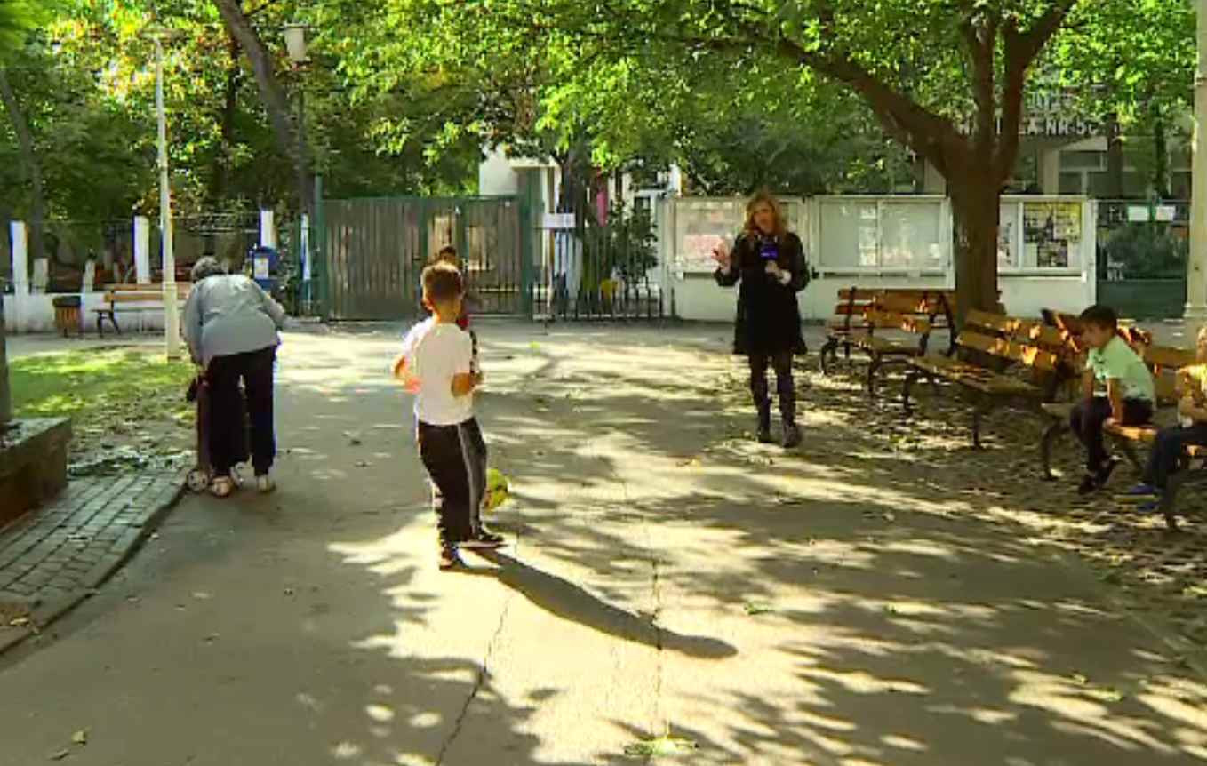 Ziua Educației, sărbătorită la noi cu școlile închise. Elevii sunt cu șase luni în urmă cu învățatul, față de alte țări