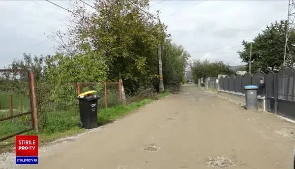 O femeie a fost înjunghiată de soțul abuziv sub privirile îngrozite ale copiilor săi. Și fiul cel mare a fost rănit