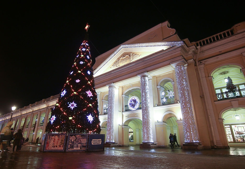 Sankt Petersburg renunță la festivitățile de Crăciun și de Anul Nou, pentru a cumpăra echipamente soldaților mobilizați