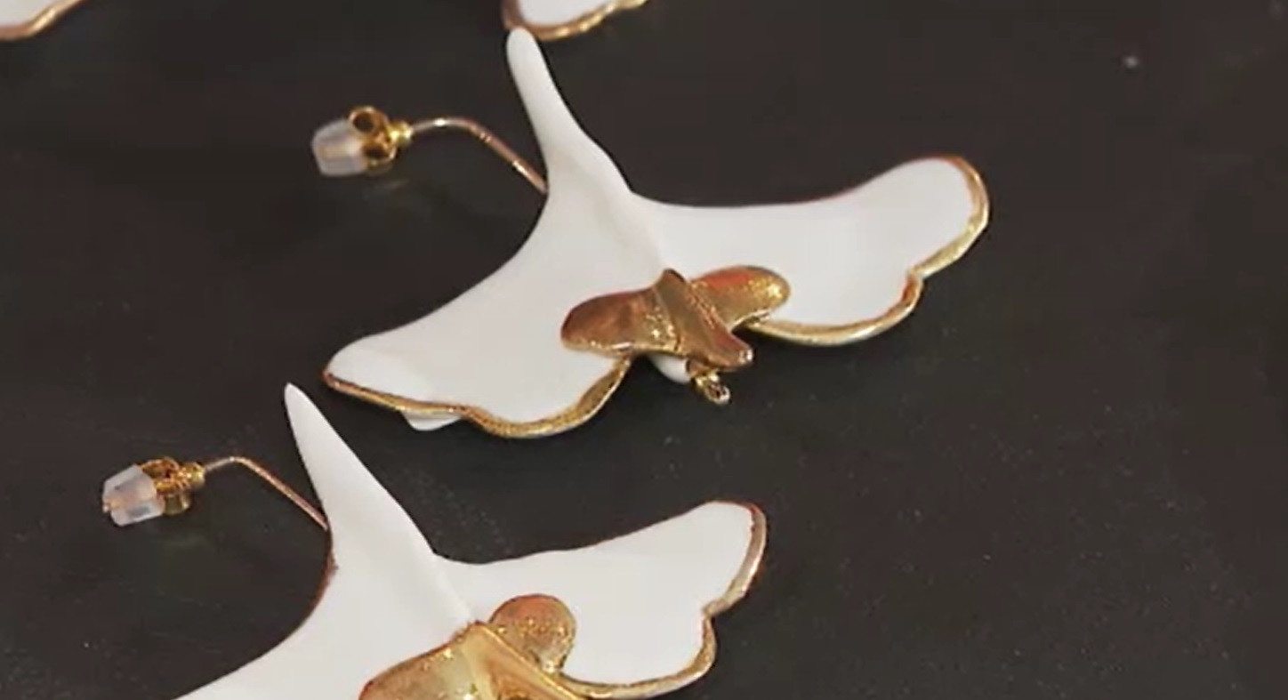 Bijuteriile realizate în serie mică sau unicate devin din ce în ce mai apreciate în România. Unde pot fi văzute