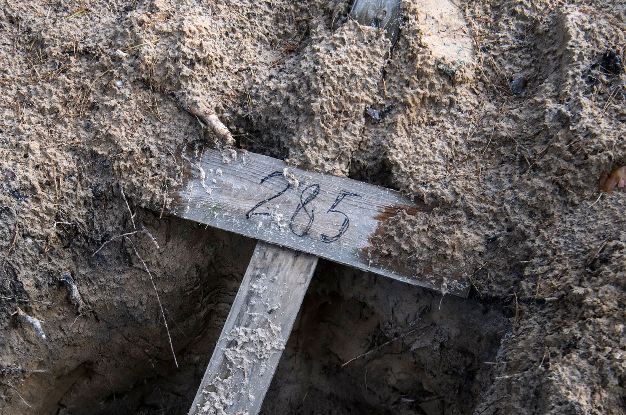 Bilanț sfâșietor: Trupuri de copii și de militari ucraineni, printre sutele de cadavre găsite în apropierea orașului Lîman