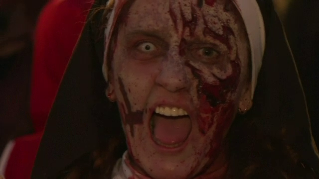 Barcelona s-a transformat în weekend în capitala morților vii. Cum s-au costumat localnicii