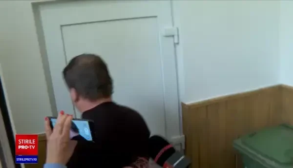 Elev din Covasna, ajuns la spital după ce a fost bătut de profesorul de istorie. Dascălul s-a întors rapid la catedră