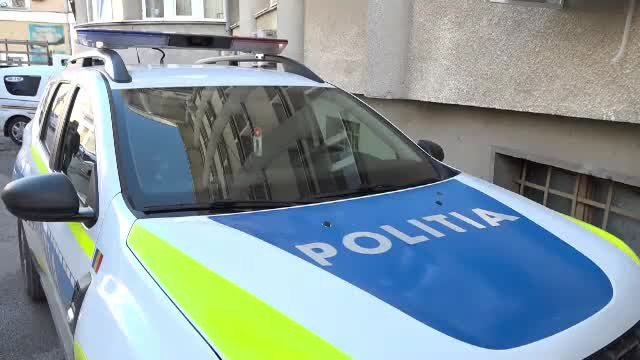 Un bărbat din Botoșani și-a amenințat soţia şi copiii. Polițiștii au ridicat din locuință o macetă
